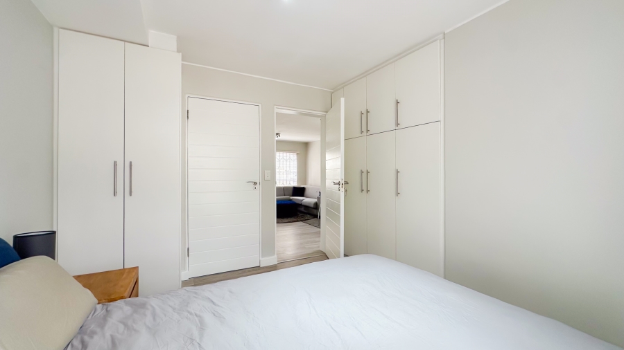 To Let 1 Bedroom Property for Rent in Sea Point Western Cape
